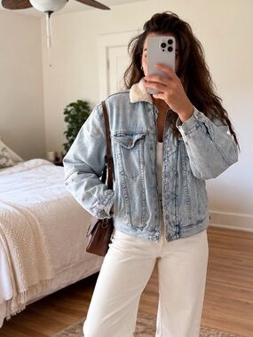 American Eagle Sherpa Lined Denim Trucker Jacket Light Wash S